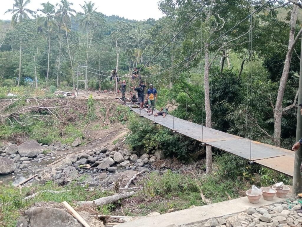 Wujud Jembatan Pattuku–Lemo Makin Terlihat Usai Pemasangan Alas Besi