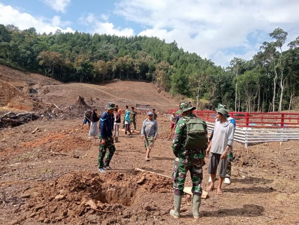 Penyiapan Lahan Alpukat di Batulappa, Awal Penguatan Ruang Hijau Desa