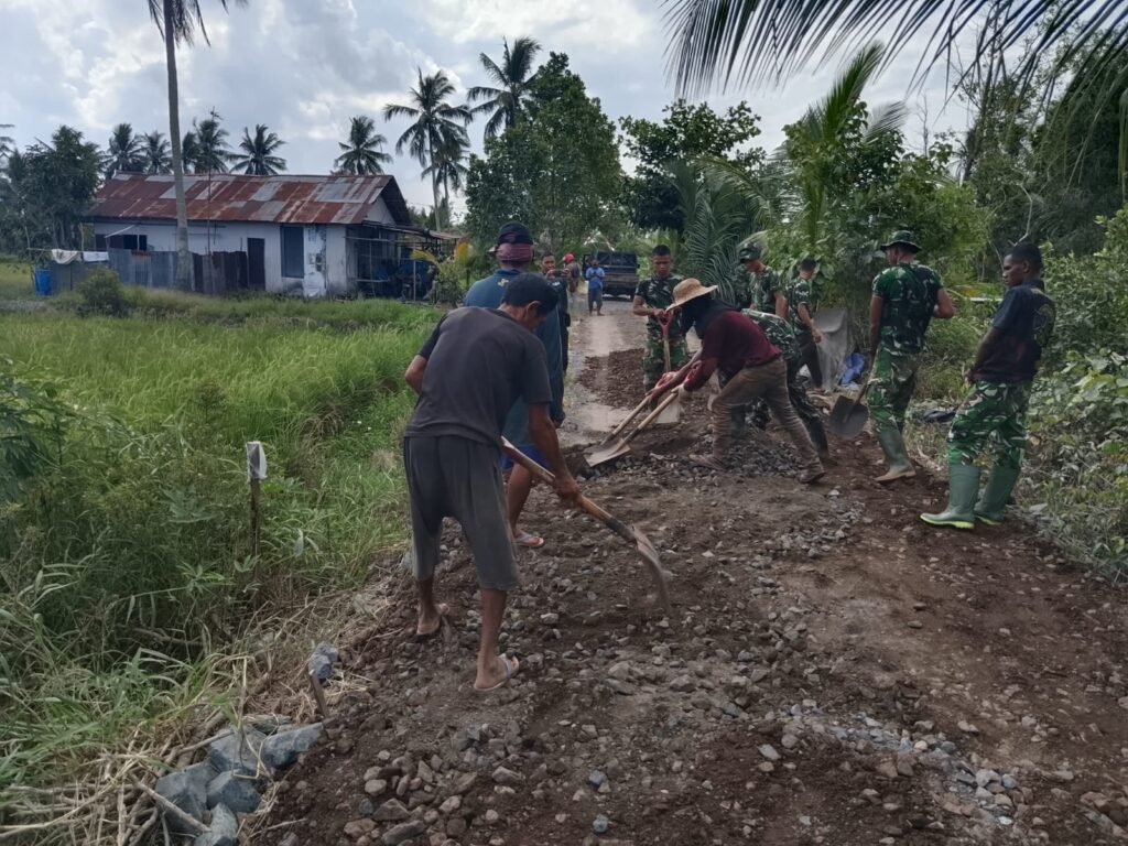 Gotong Royong Jadi Motor Percepatan Peningkatan Jalan Tamban Bangun
