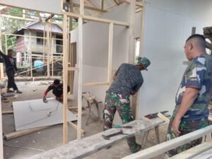 Rumah Tidak Layak Huni Ibu Rosmina Diperbaiki dalam Program TMMD Kodim 1407/Bone di Tunreng Tellue