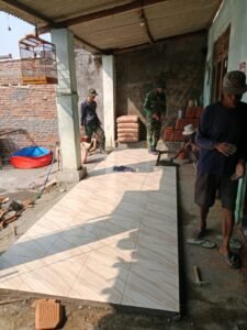 Progres Rehab RTLH Mardiono Capai 75 Persen, Lantai Keramik Terpasang