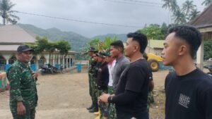 Sertu Saharuddin Ingatkan Disiplin Personel Saat Apel Pagi TMMD Ke-129 di Bontocani