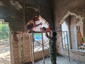 Plesteran dan Pembangunan Wudhu Jadi Bagian Rehab Masjid Al Mubarok