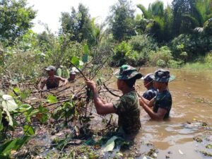 Warga Tamban Bangun Kerja Bareng Satgas Bersihkan Sungai 1.650 Meter